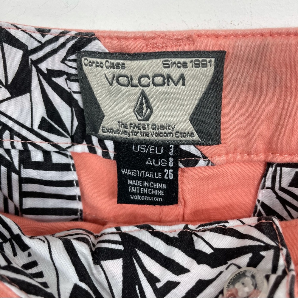 Volcom Shorts - Picture 2 of 4